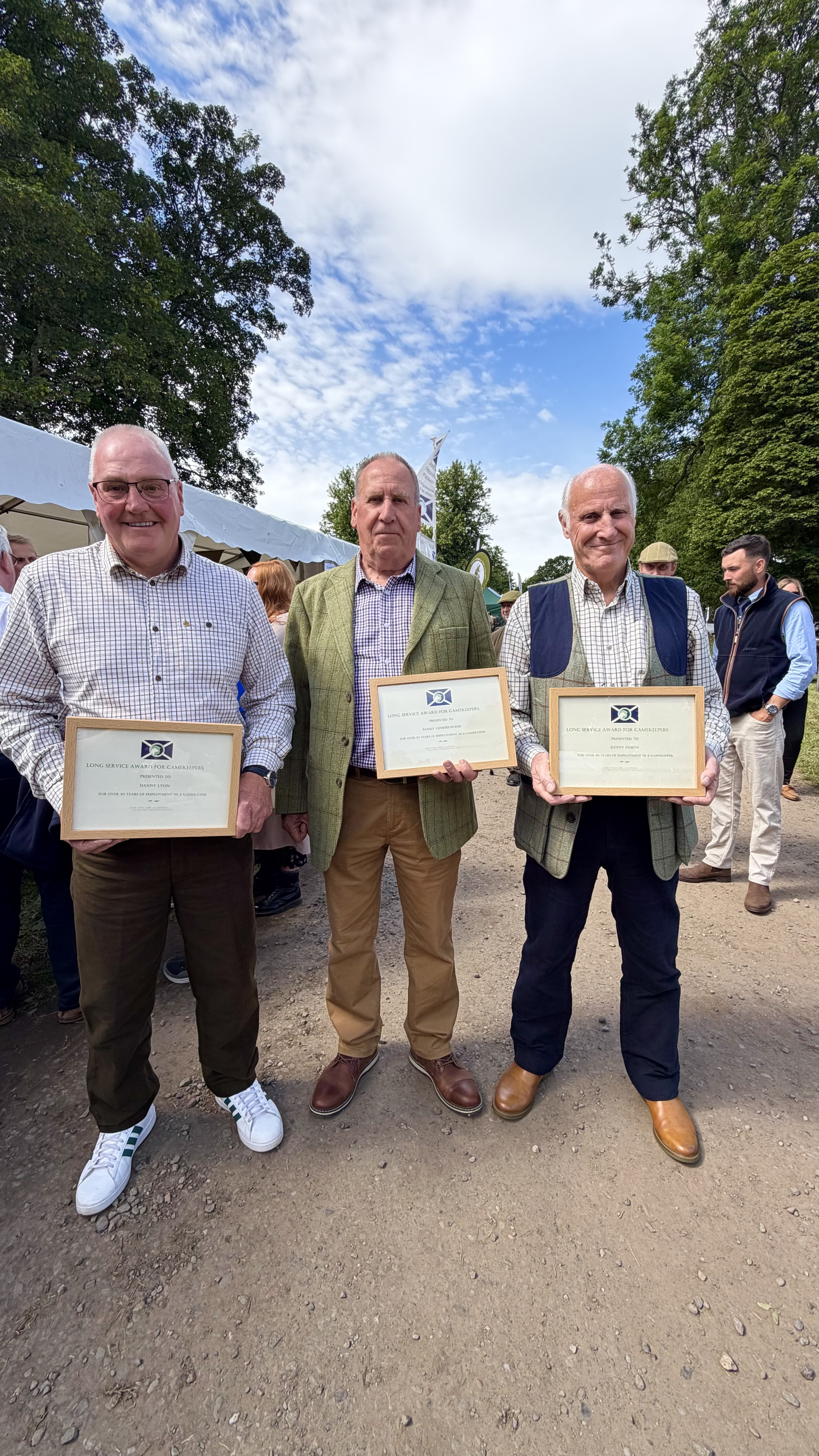 Over 130 years of experience in one photo as Scottish Gamekeepers Association announces its Long Service Medal winners