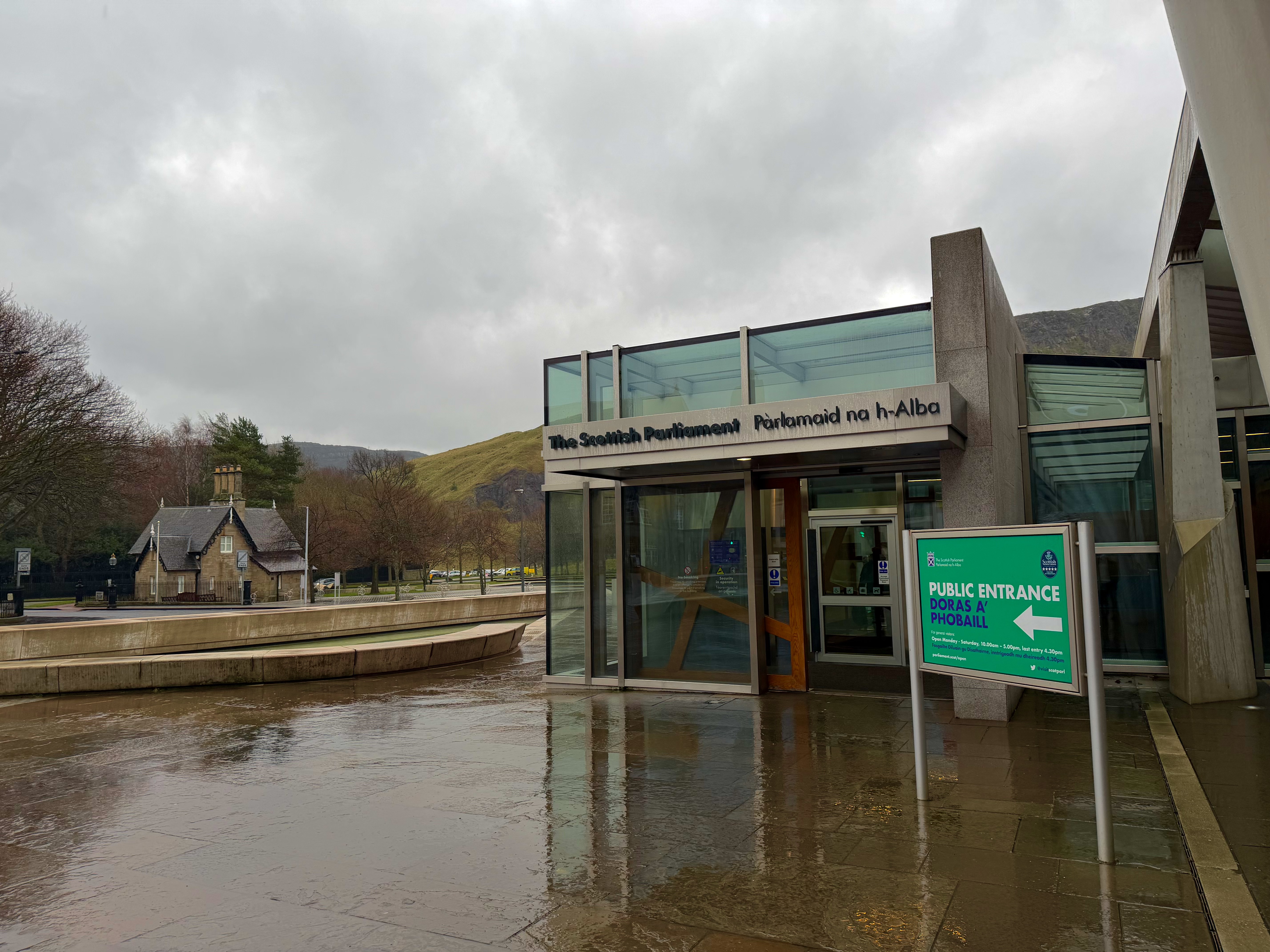 Scottish gamekeepers are offering members Holyrood 2026 election guides